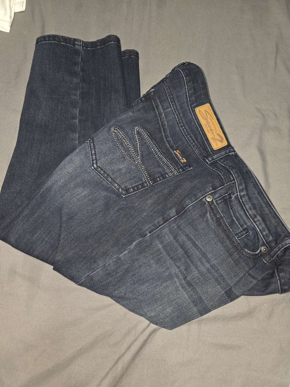 Seven7 Women's Straight Leg Dark Blue Jean Capris